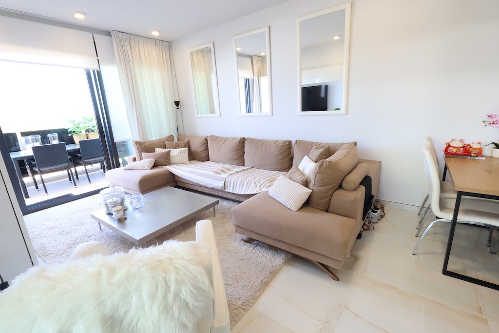 EXCLUSIVO APARTAMENTO EN ESQUINA CON 3 DORMITORIOS, 48 M² DE TERRAZA Y VISTAS AL MAR EN AMANECER DE LUXE
