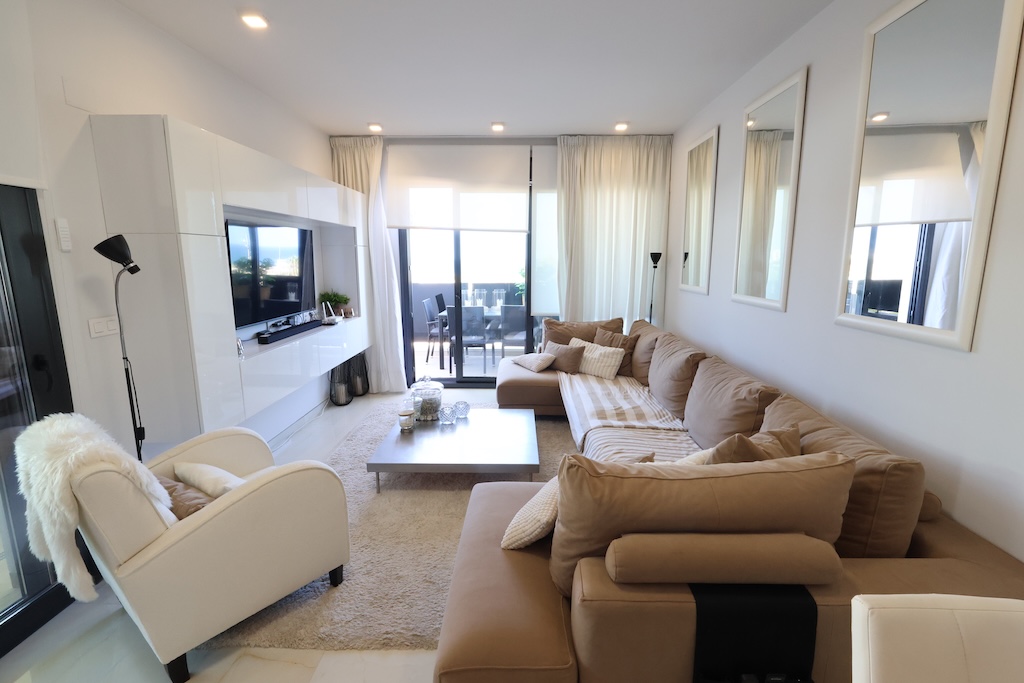 EXCLUSIVO APARTAMENTO EN ESQUINA CON 3 DORMITORIOS, 48 M² DE TERRAZA Y VISTAS AL MAR EN AMANECER DE LUXE