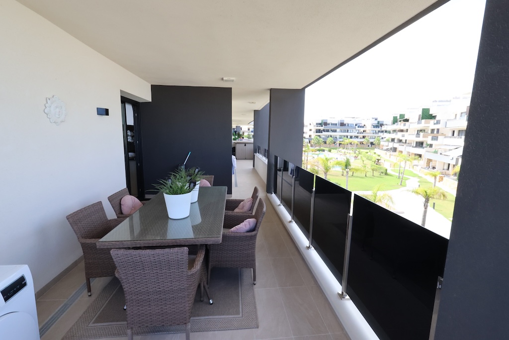 EXCLUSIVO APARTAMENTO EN ESQUINA CON 3 DORMITORIOS, 48 M² DE TERRAZA Y VISTAS AL MAR EN AMANECER DE LUXE