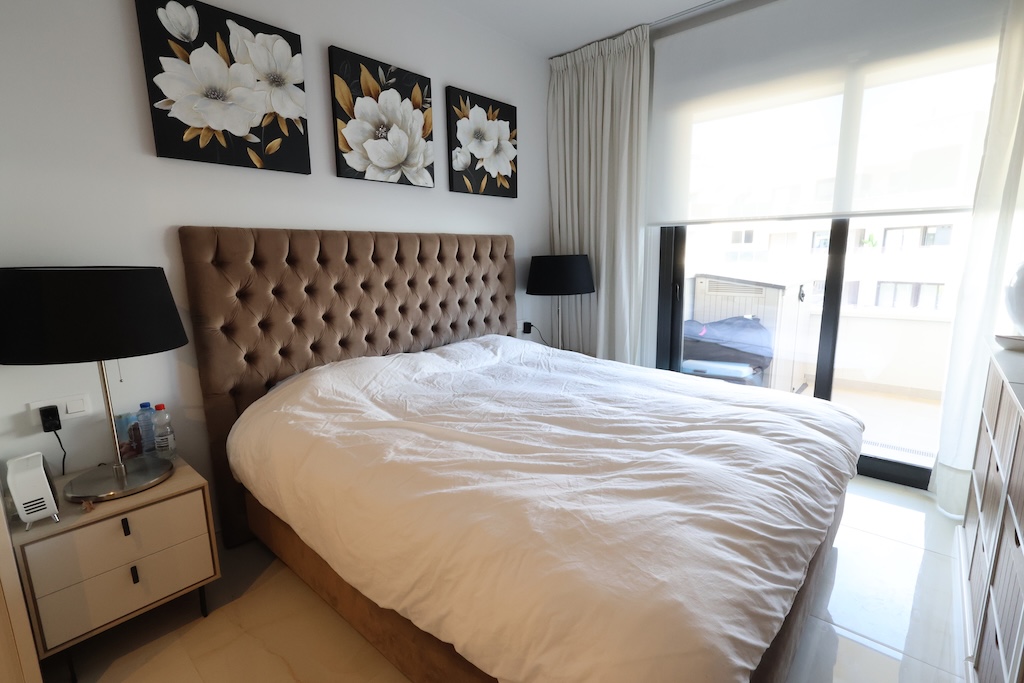 EXCLUSIVO APARTAMENTO EN ESQUINA CON 3 DORMITORIOS, 48 M² DE TERRAZA Y VISTAS AL MAR EN AMANECER DE LUXE