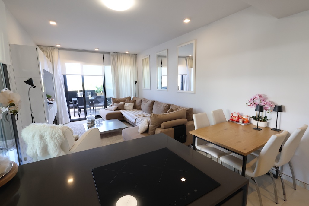 EXCLUSIVO APARTAMENTO EN ESQUINA CON 3 DORMITORIOS, 48 M² DE TERRAZA Y VISTAS AL MAR EN AMANECER DE LUXE