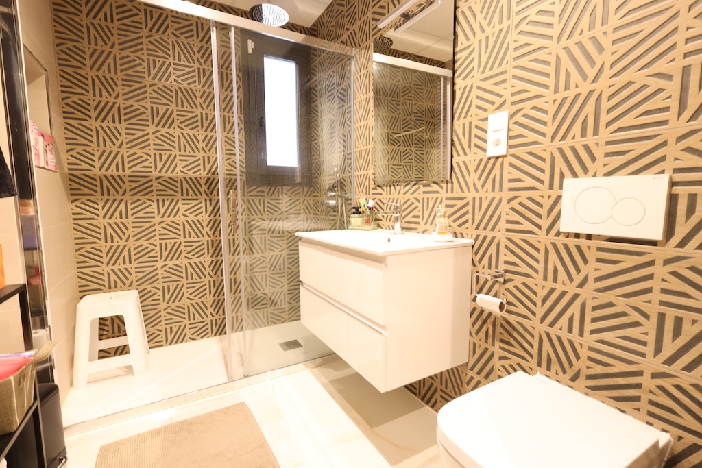 EXCLUSIVO APARTAMENTO EN ESQUINA CON 3 DORMITORIOS, 48 M² DE TERRAZA Y VISTAS AL MAR EN AMANECER DE LUXE