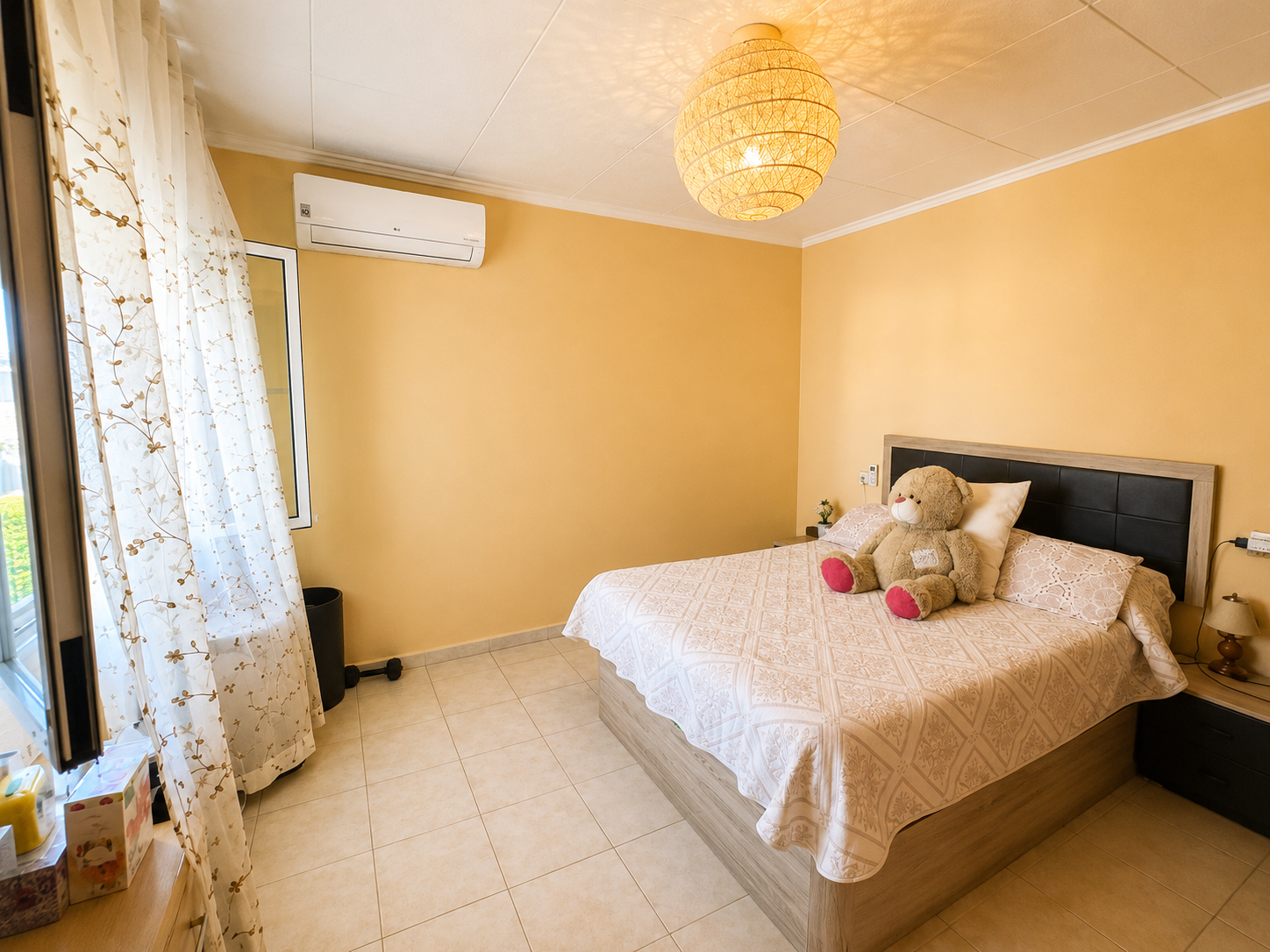 VILLA INDEPENDIENTE CON PISCINA PRIVADA Y PARCELA DE 1.000 M² EN LA SIESTA, TORREVIEJA