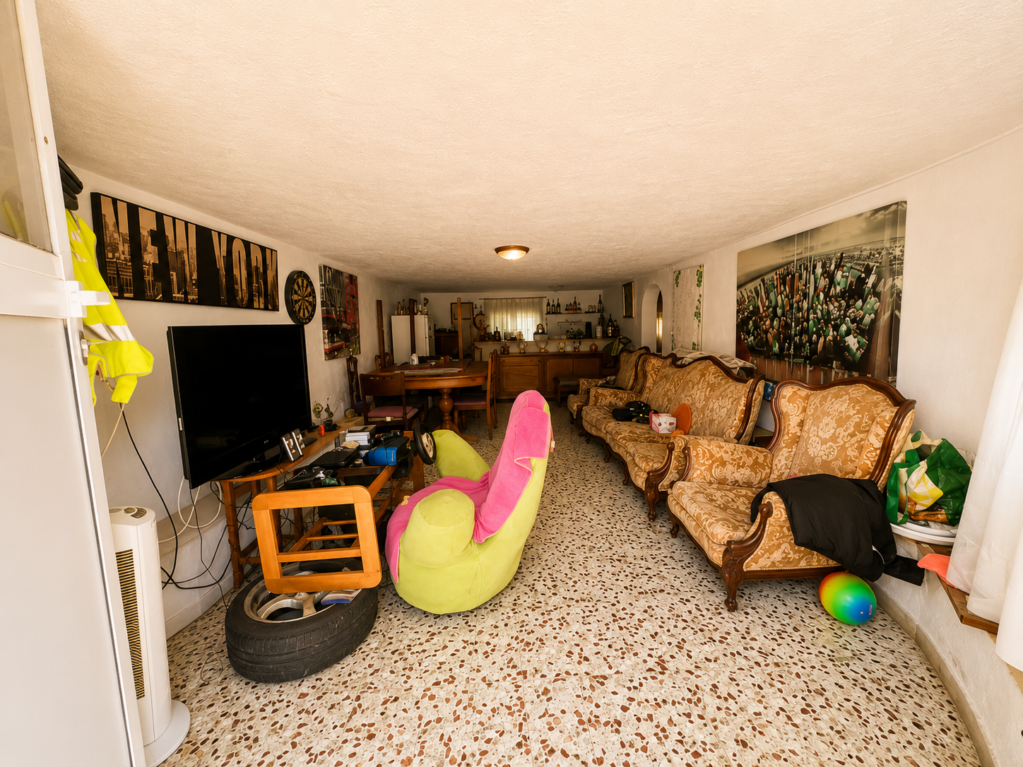 VILLA INDEPENDIENTE CON PISCINA PRIVADA Y PARCELA DE 1.000 M² EN LA SIESTA, TORREVIEJA