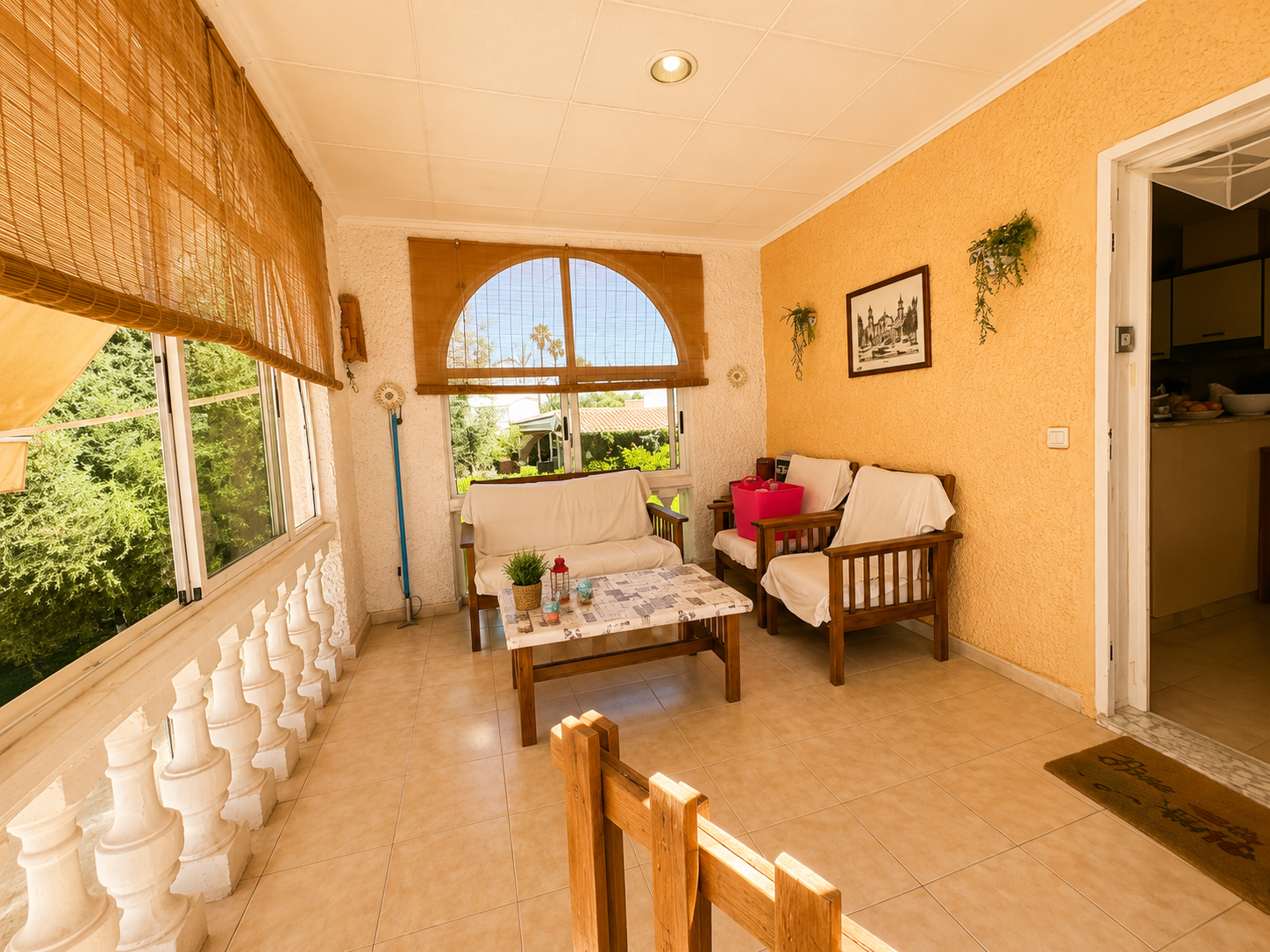 VILLA INDEPENDIENTE CON PISCINA PRIVADA Y PARCELA DE 1.000 M² EN LA SIESTA, TORREVIEJA