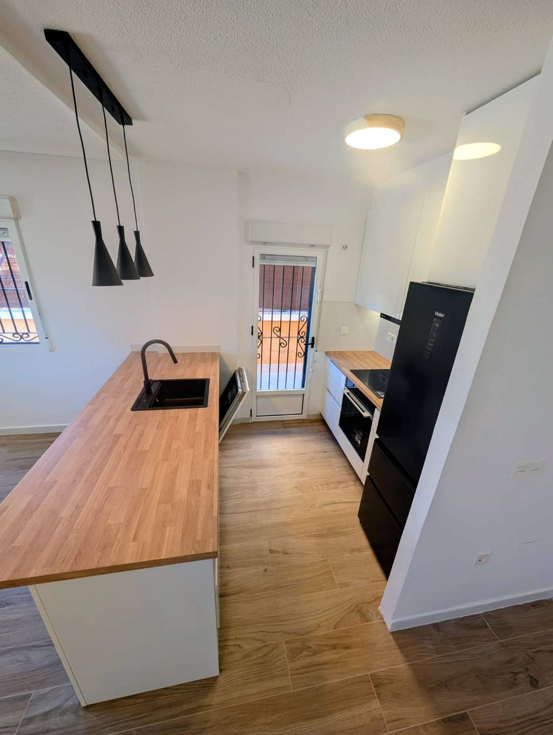 CHALET ADOSADO CON SOLÁRIUM PRIVADO, VISTAS A LA PISCINA Y 3 TERRAZAS EN DREAM HILLS, ORIHUELA COSTA