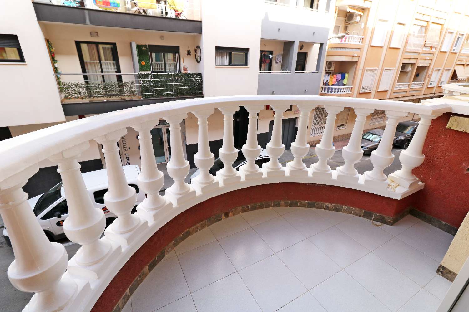 ESTUDIO EXTERIOR A 150 M DEL MAR EN PLAYA DE LOS LOCOS, TORREVIEJA – IDEAL PARA REFORMAR E INVERTIR