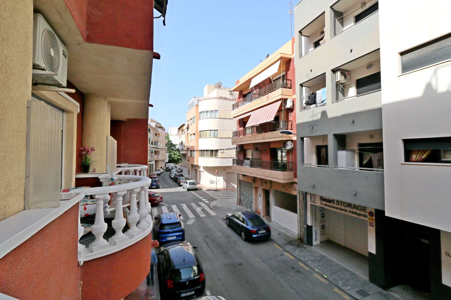 ESTUDIO EXTERIOR A 150 M DEL MAR EN PLAYA DE LOS LOCOS, TORREVIEJA – IDEAL PARA REFORMAR E INVERTIR