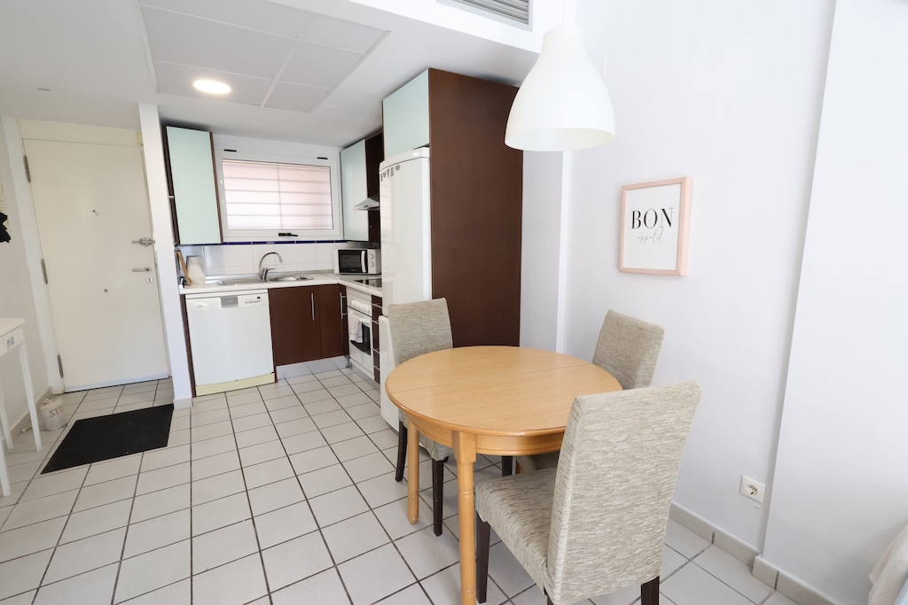 APARTAMENTO EN PLANTA BAJA CON JARDÍN PRIVADO, PISCINA Y LICENCIA TURÍSTICA EN PLAYA FLAMENCA
