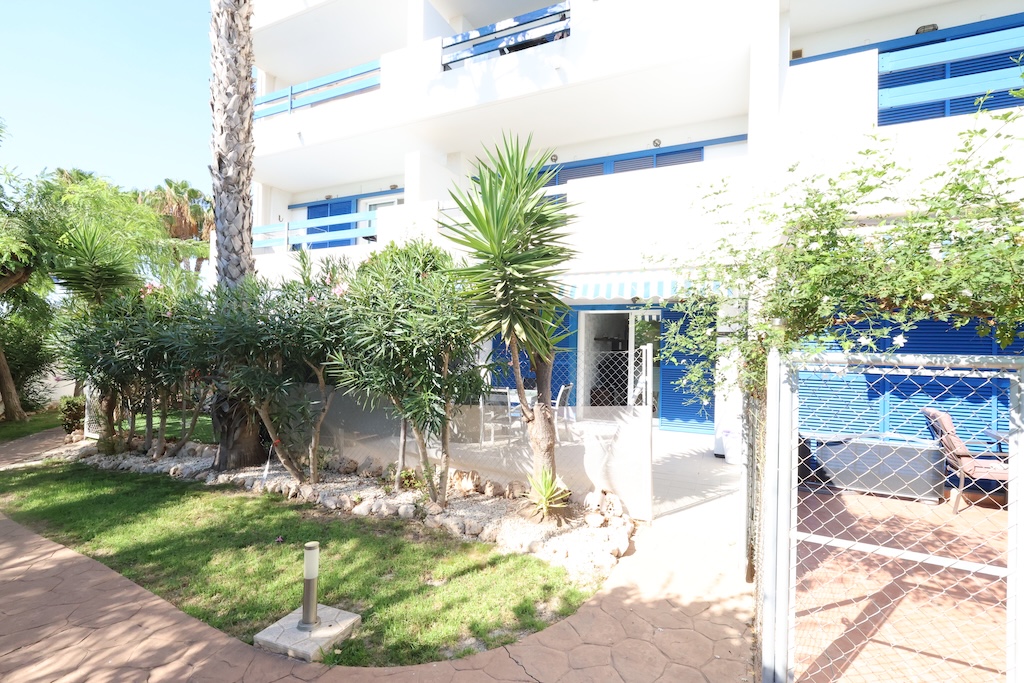 APARTAMENTO EN PLANTA BAJA CON JARDÍN PRIVADO, PISCINA Y LICENCIA TURÍSTICA EN PLAYA FLAMENCA