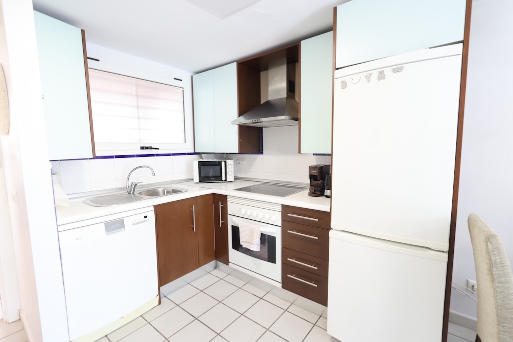 APARTAMENTO EN PLANTA BAJA CON JARDÍN PRIVADO, PISCINA Y LICENCIA TURÍSTICA EN PLAYA FLAMENCA