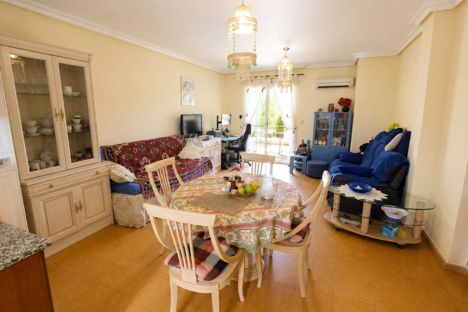 BUNGALOW EN ESQUINA CON PARCELA DE 170 M², ORIENTACIÓN SUR Y POSIBILIDAD DE PISCINA EN LOMAS DE CABO ROIG