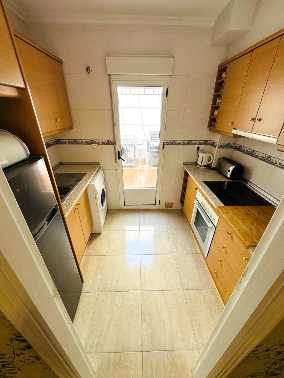 BUNGALOW EN PLANTA BAJA CON ORIENTACIÓN SUR, JARDÍN Y PISCINA EN DREAM HILLS – INVERSIÓN CON INQUILINO
