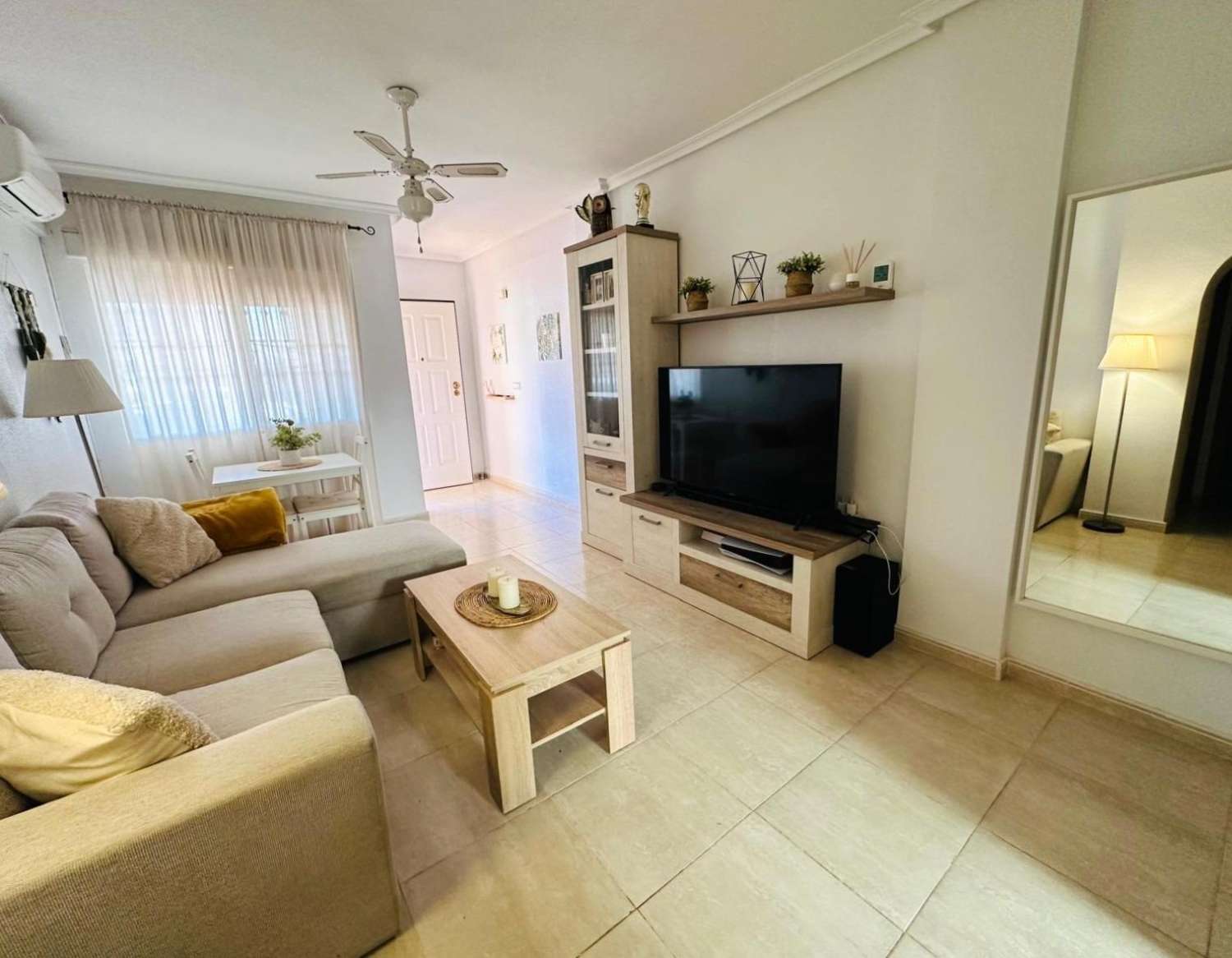 BUNGALOW EN PLANTA BAJA CON ORIENTACIÓN SUR, JARDÍN Y PISCINA EN DREAM HILLS – INVERSIÓN CON INQUILINO