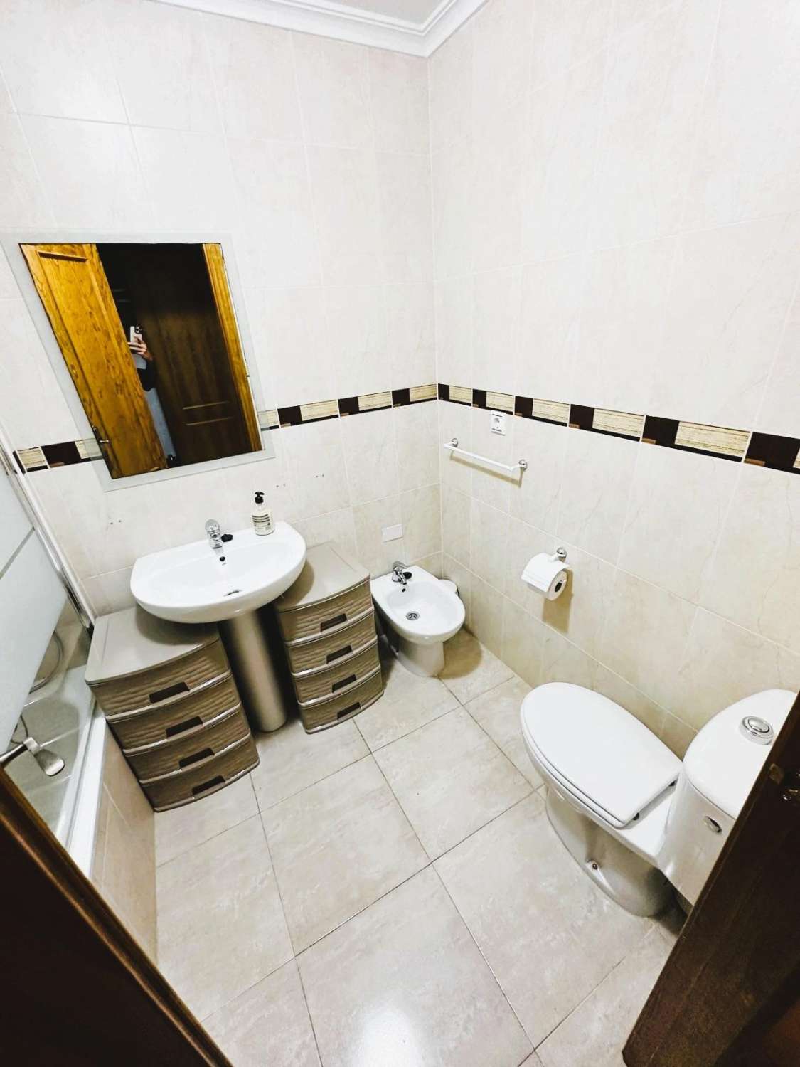 BUNGALOW EN PLANTA BAJA CON ORIENTACIÓN SUR, JARDÍN Y PISCINA EN DREAM HILLS – INVERSIÓN CON INQUILINO