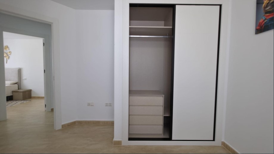 APARTAMENTO REFORMADO, LUMINOSO Y TODO EXTERIOR EN TORREVIEJA