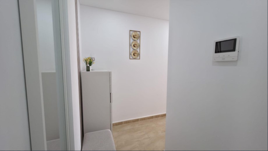 APARTAMENTO REFORMADO, LUMINOSO Y TODO EXTERIOR EN TORREVIEJA