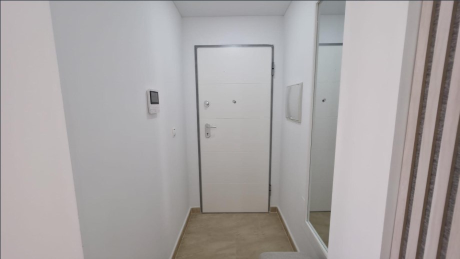 APARTAMENTO REFORMADO, LUMINOSO Y TODO EXTERIOR EN TORREVIEJA
