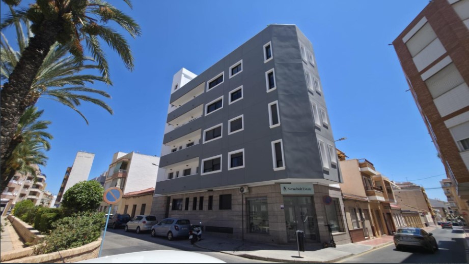 APARTAMENTO REFORMADO, LUMINOSO Y TODO EXTERIOR EN TORREVIEJA
