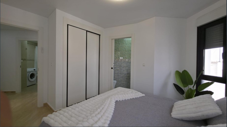 APARTAMENTO REFORMADO, LUMINOSO Y TODO EXTERIOR EN TORREVIEJA