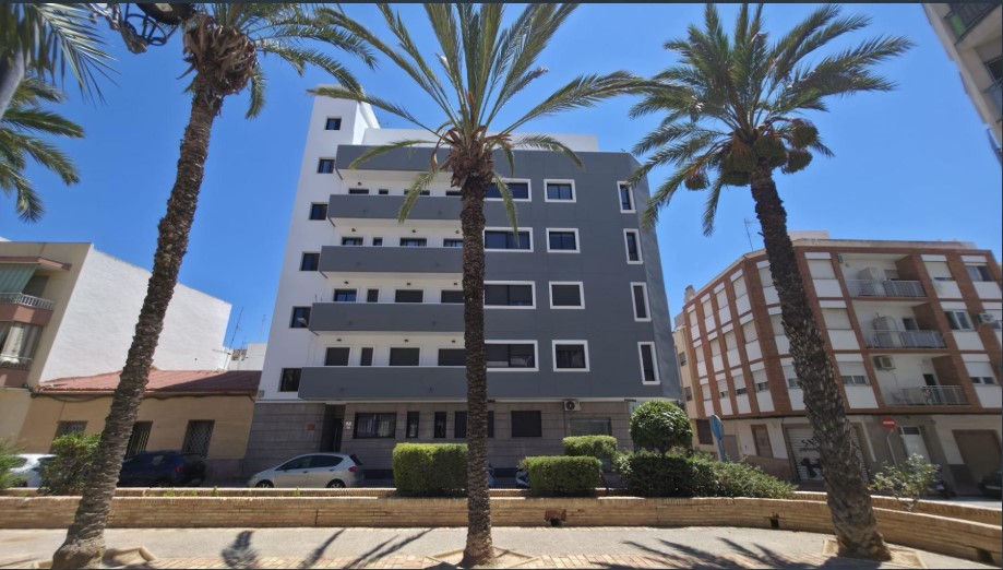 APARTAMENTO REFORMADO, LUMINOSO Y TODO EXTERIOR EN TORREVIEJA
