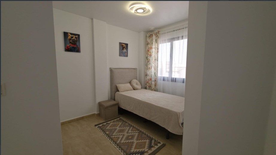 APARTAMENTO REFORMADO, LUMINOSO Y TODO EXTERIOR EN TORREVIEJA