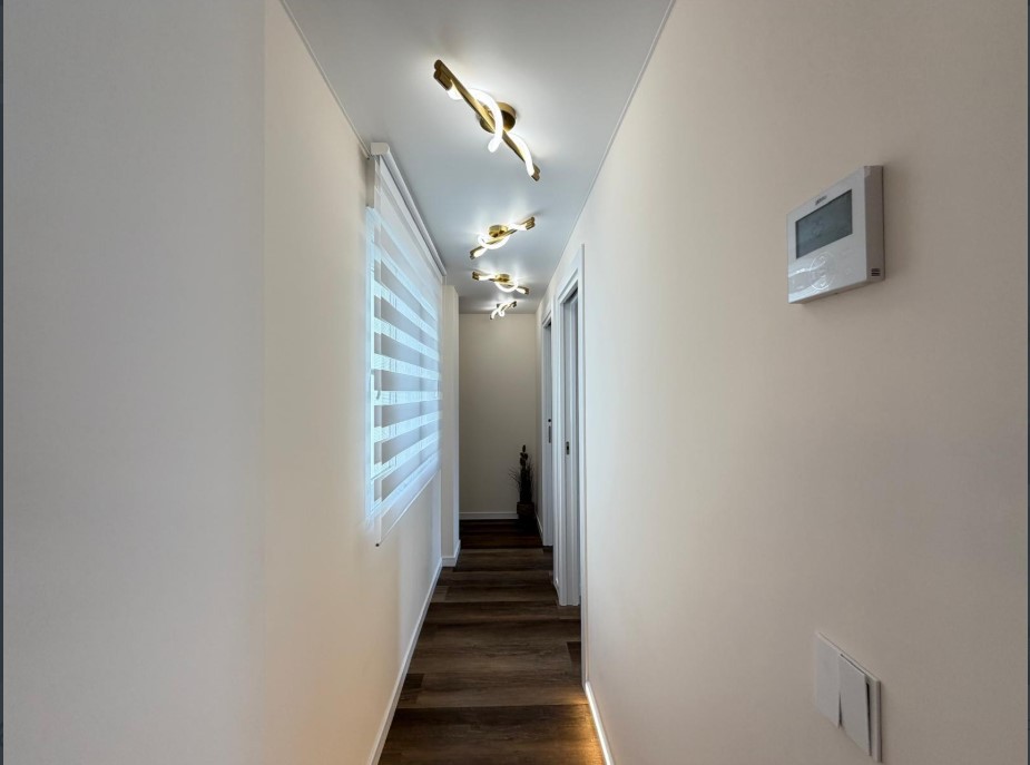 APARTAMENTO DE LUJO TOTALMENTE REFORMADO CON VISTAS AL MAR A 80 M DEL PUERTO DEPORTIVO