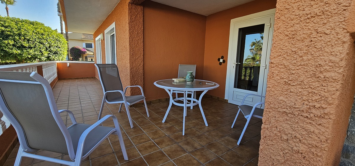 CHALET INDEPENDIENTE EN SEGUNDA LÍNEA DE LA VELETA CON PARCELA DE 840 M²