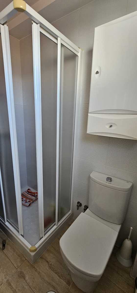 CHALET INDEPENDIENTE EN SEGUNDA LÍNEA DE LA VELETA CON PARCELA DE 840 M²