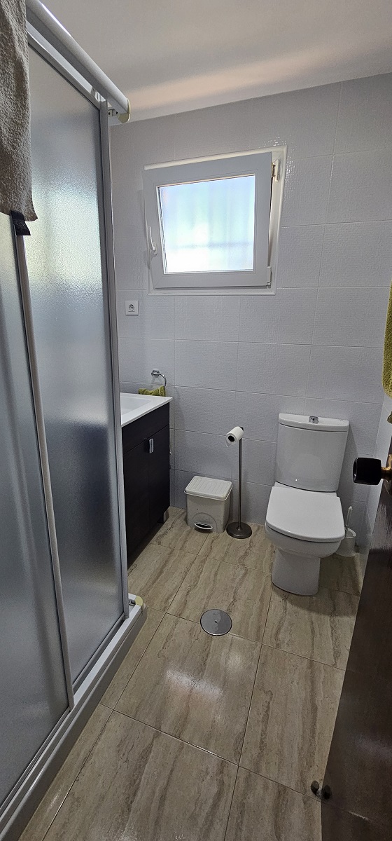 CHALET INDEPENDIENTE EN SEGUNDA LÍNEA DE LA VELETA CON PARCELA DE 840 M²