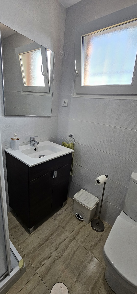 CHALET INDEPENDIENTE EN SEGUNDA LÍNEA DE LA VELETA CON PARCELA DE 840 M²