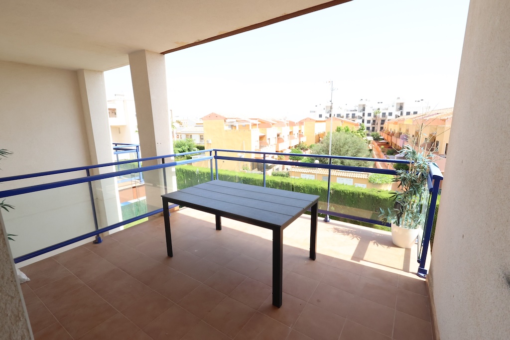 APARTAMENTO TOTALMENTE REFORMADO EN AGUAMARINA, CAMPOAMOR, CON PISCINA Y PARKING PRIVADO