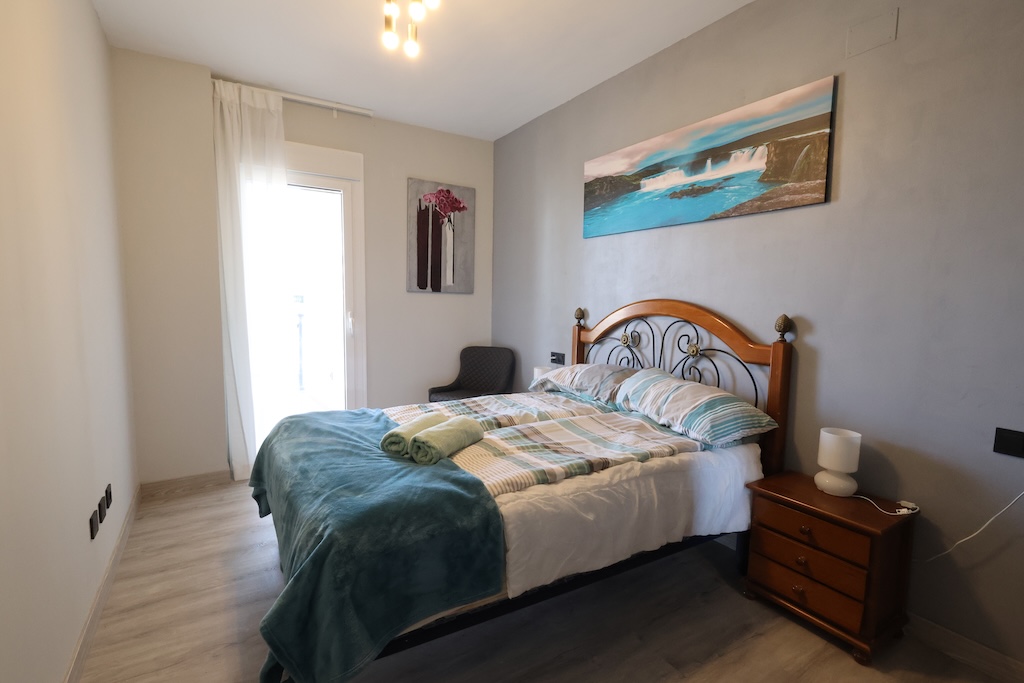APARTAMENTO TOTALMENTE REFORMADO EN AGUAMARINA, CAMPOAMOR, CON PISCINA Y PARKING PRIVADO