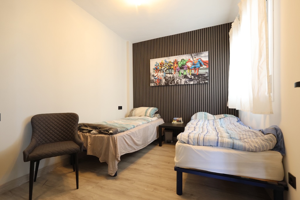 APARTAMENTO TOTALMENTE REFORMADO EN AGUAMARINA, CAMPOAMOR, CON PISCINA Y PARKING PRIVADO