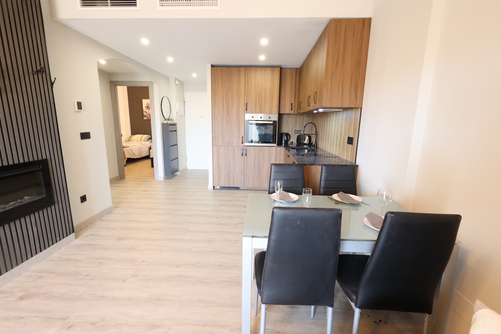 APARTAMENTO TOTALMENTE REFORMADO EN AGUAMARINA, CAMPOAMOR, CON PISCINA Y PARKING PRIVADO