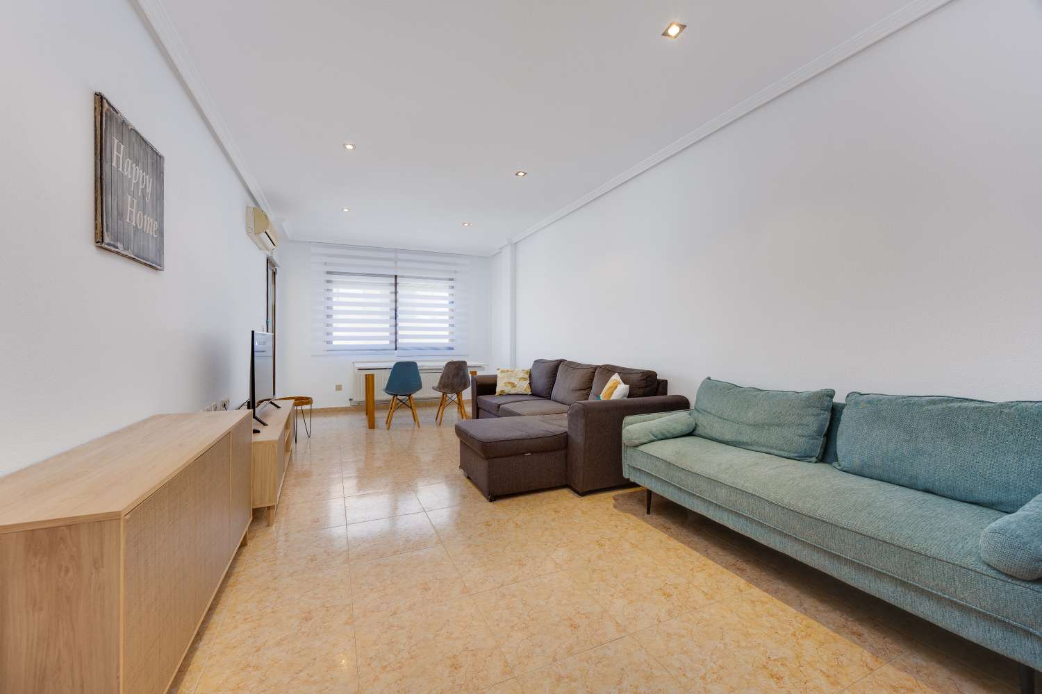 AMPLIO APARTAMENTO EN SAN MIGUEL DE SALINAS – 3 DORMITORIOS, 2 BAÑOS, PISCINA Y GARAJE