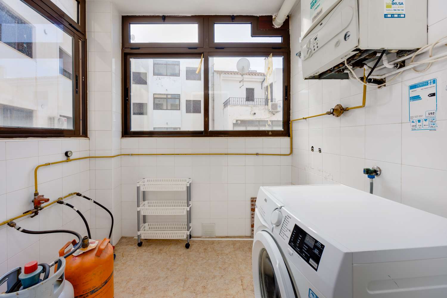 AMPLIO APARTAMENTO EN SAN MIGUEL DE SALINAS – 3 DORMITORIOS, 2 BAÑOS, PISCINA Y GARAJE