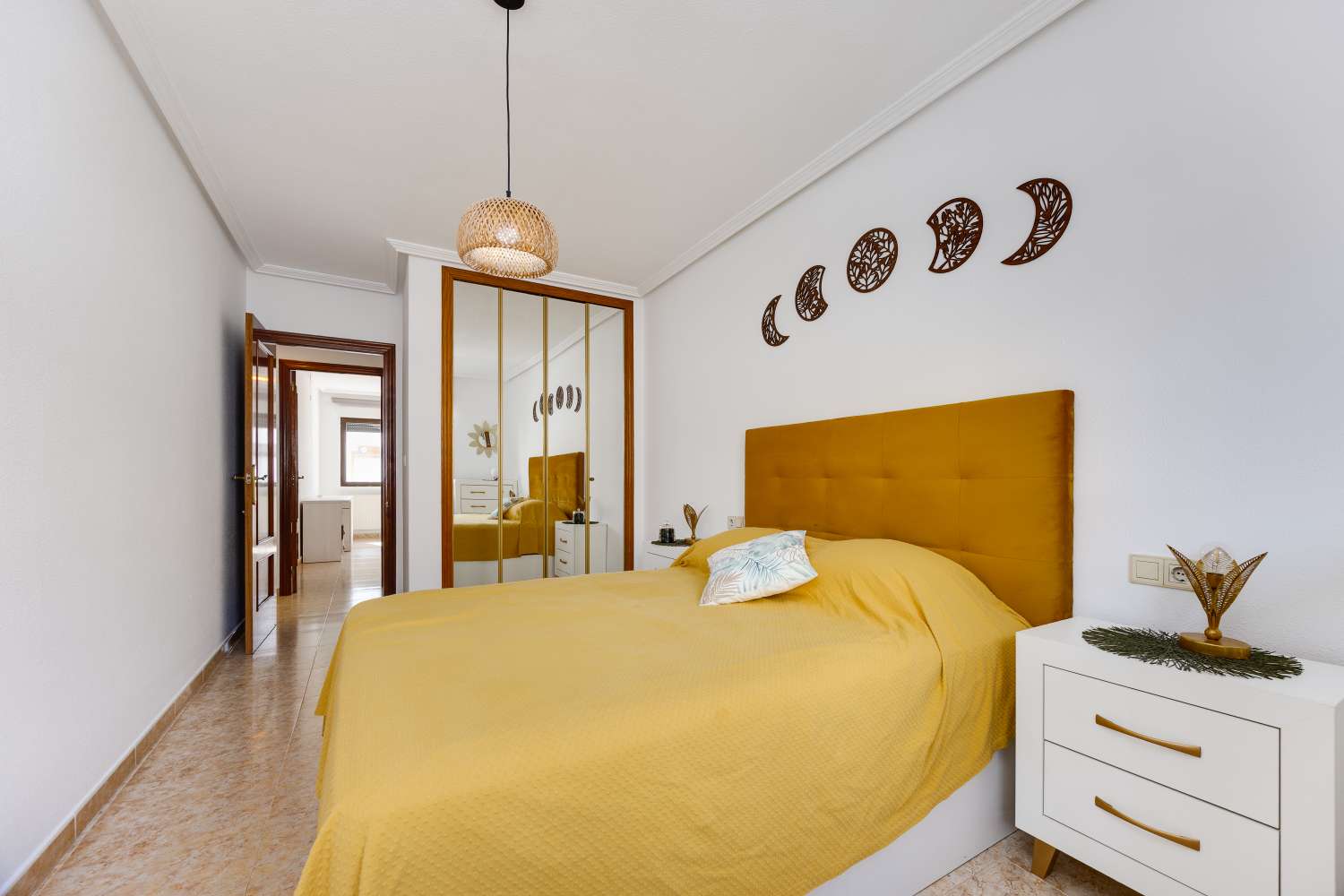 AMPLIO APARTAMENTO EN SAN MIGUEL DE SALINAS – 3 DORMITORIOS, 2 BAÑOS, PISCINA Y GARAJE