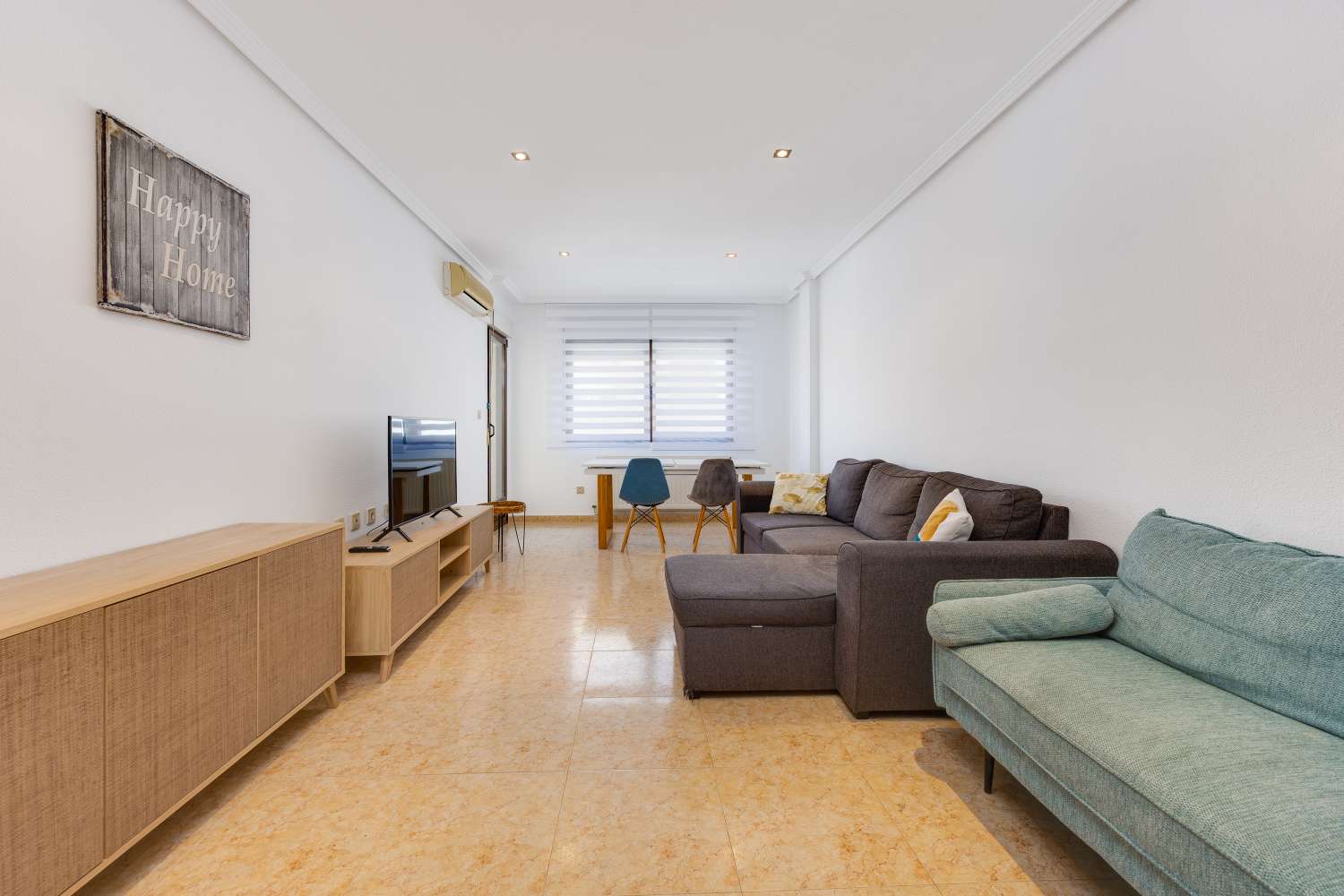 AMPLIO APARTAMENTO EN SAN MIGUEL DE SALINAS – 3 DORMITORIOS, 2 BAÑOS, PISCINA Y GARAJE