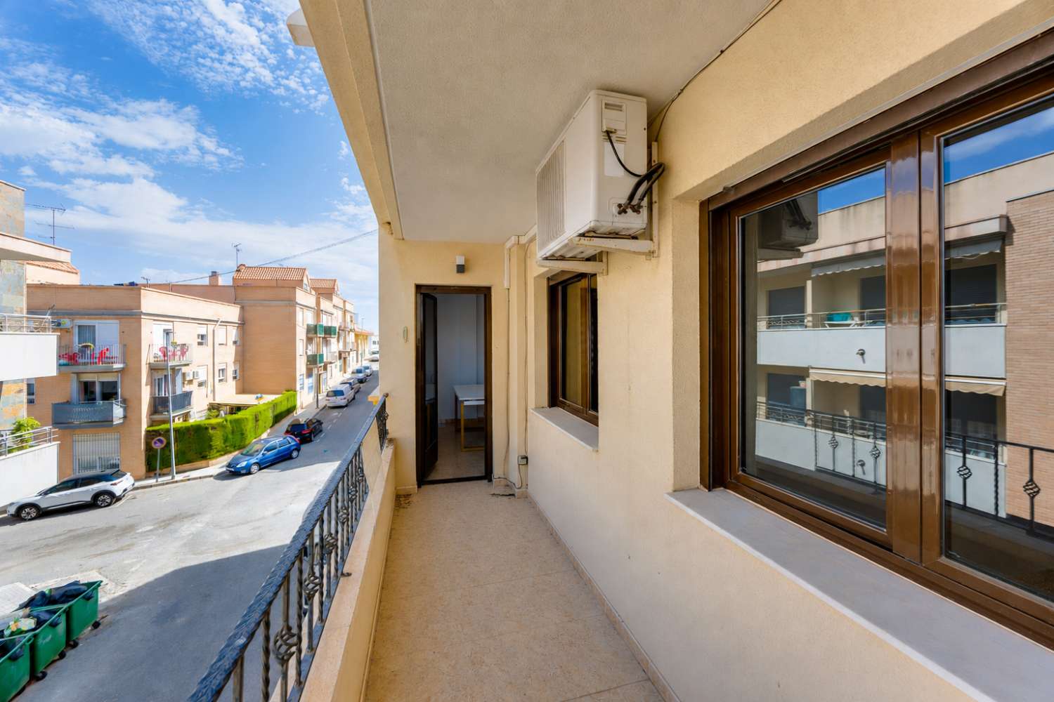 AMPLIO APARTAMENTO EN SAN MIGUEL DE SALINAS – 3 DORMITORIOS, 2 BAÑOS, PISCINA Y GARAJE