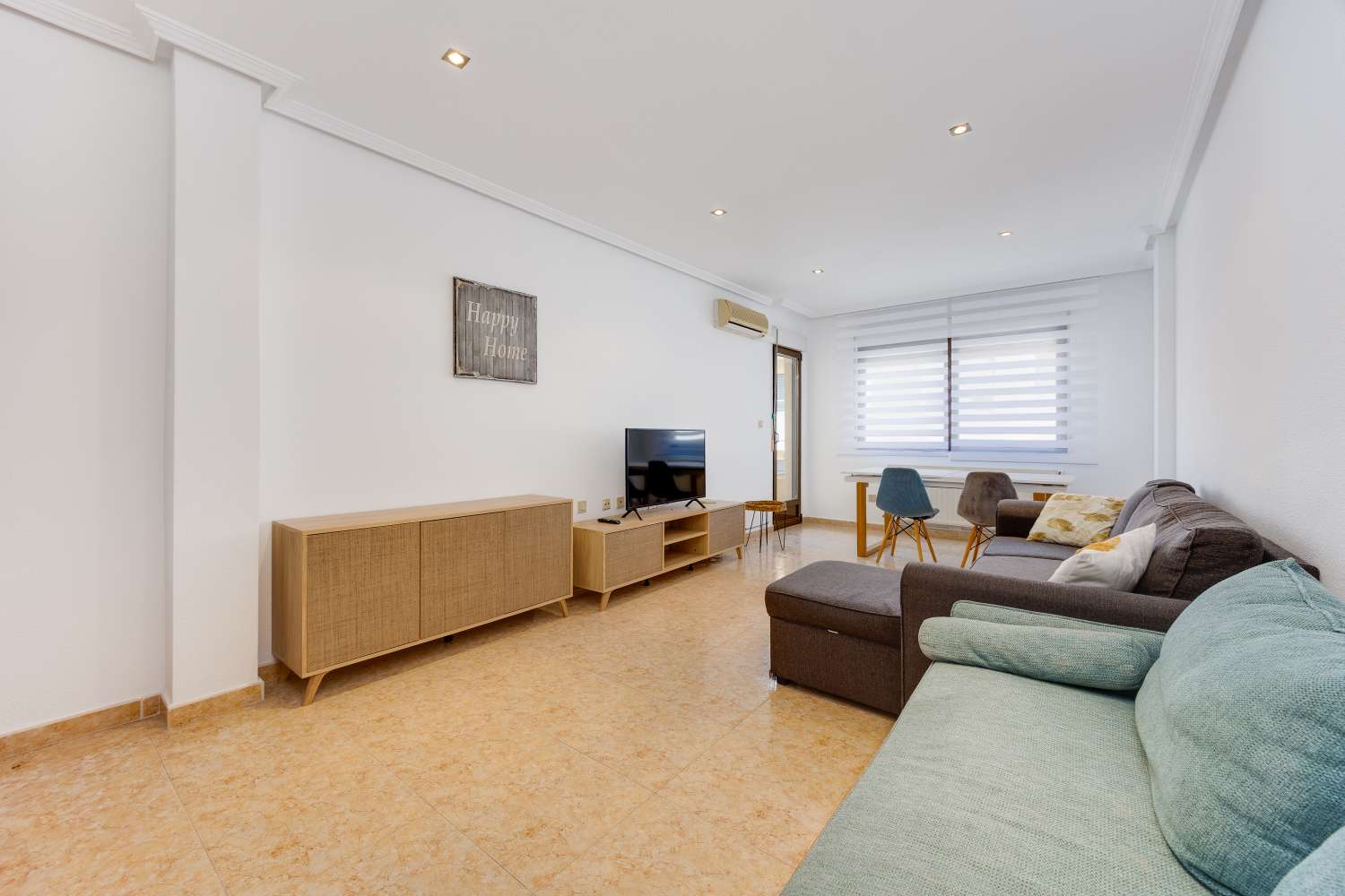 AMPLIO APARTAMENTO EN SAN MIGUEL DE SALINAS – 3 DORMITORIOS, 2 BAÑOS, PISCINA Y GARAJE