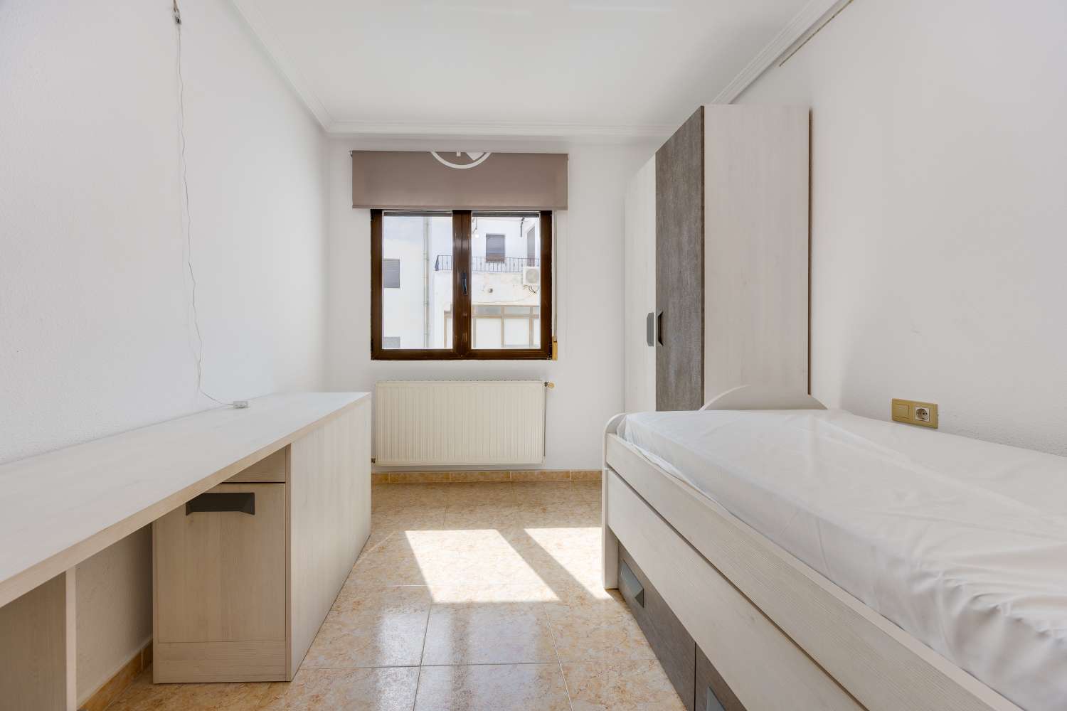 AMPLIO APARTAMENTO EN SAN MIGUEL DE SALINAS – 3 DORMITORIOS, 2 BAÑOS, PISCINA Y GARAJE