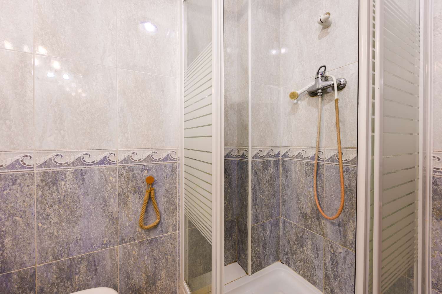 AMPLIO APARTAMENTO EN SAN MIGUEL DE SALINAS – 3 DORMITORIOS, 2 BAÑOS, PISCINA Y GARAJE