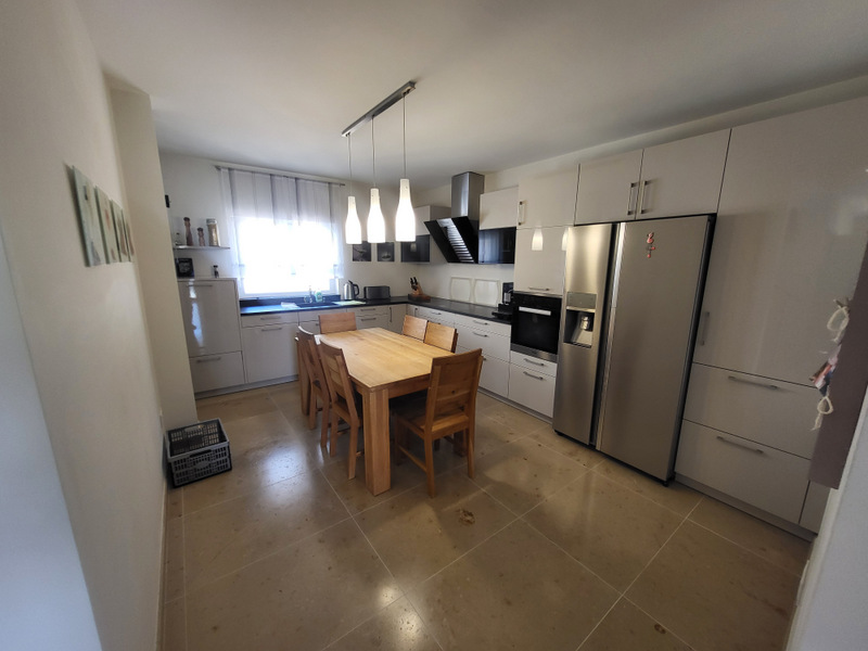 VILLA DE LUJO EN CIUDAD QUESADA – 420 M² CONSTRUIDOS, PARCELA DE 800 M², 4 DORMITORIOS Y PISCINA PRIVADA