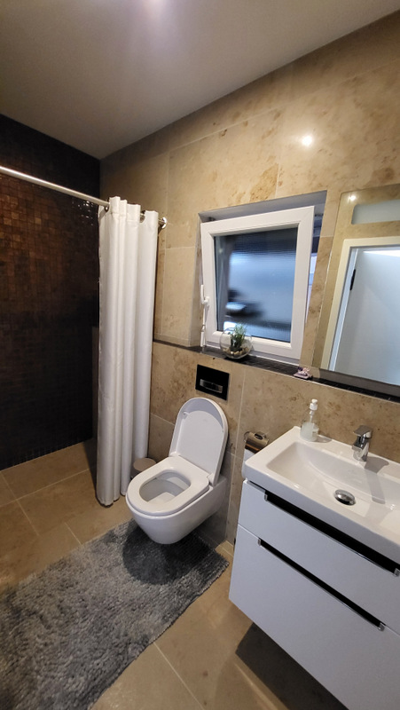 VILLA DE LUJO EN CIUDAD QUESADA – 420 M² CONSTRUIDOS, PARCELA DE 800 M², 4 DORMITORIOS Y PISCINA PRIVADA