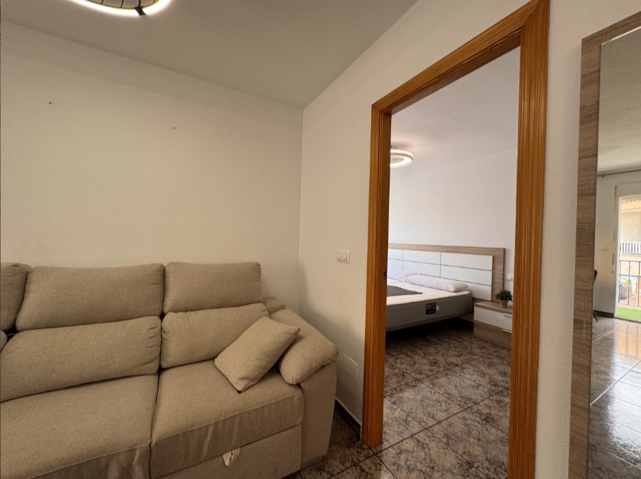 PISO DE 3 DORMITORIOS A PASOS DE LA PLAYA DE LOS NÁUFRAGOS CON PISCINA Y TERRAZA