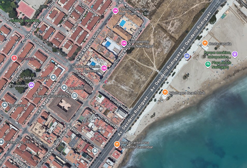 PISO DE 3 DORMITORIOS A PASOS DE LA PLAYA DE LOS NÁUFRAGOS CON PISCINA Y TERRAZA