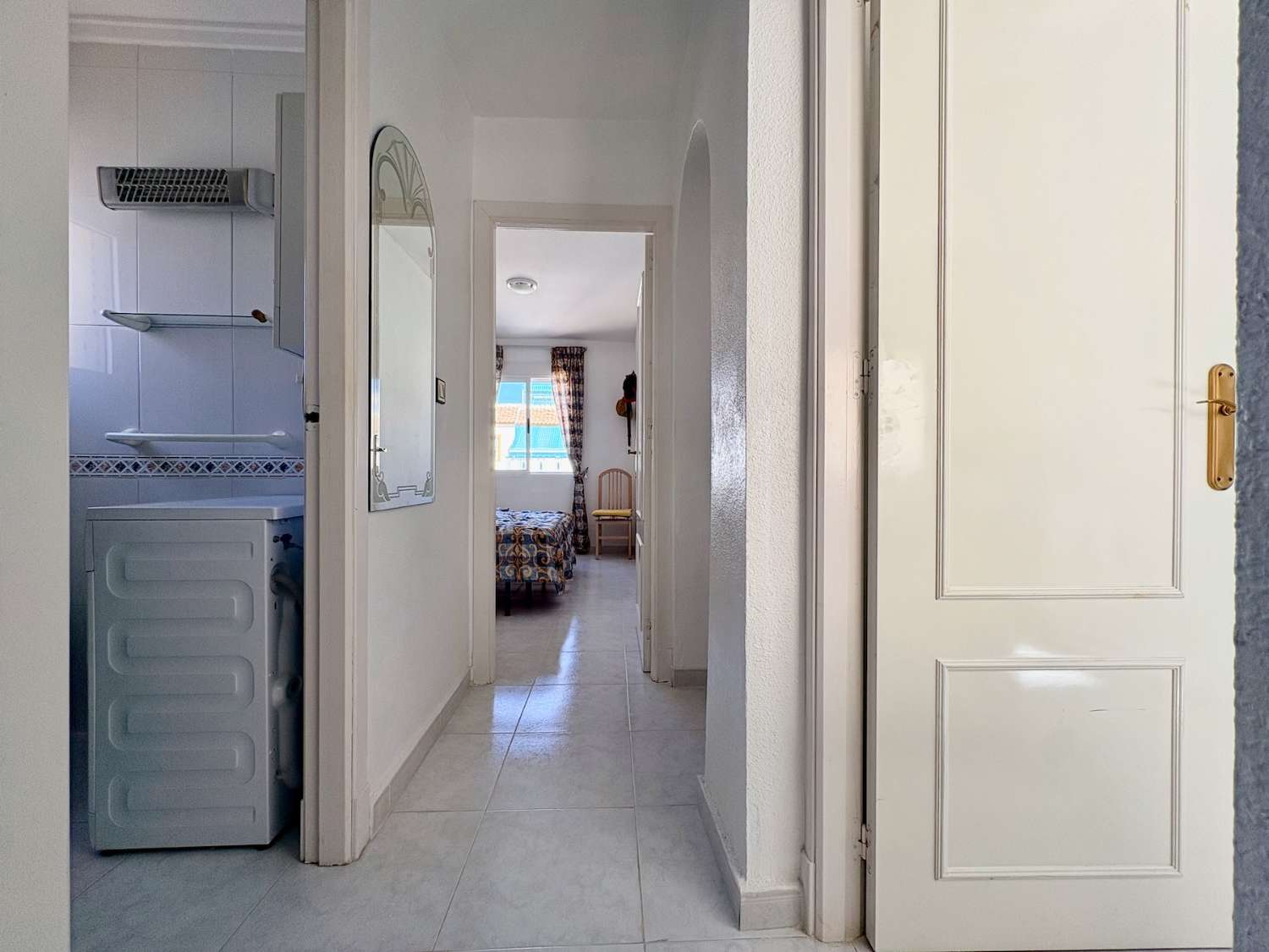 ÁTICO DE 3 DORMITORIOS CON GRAN SOLÁRIUM PRIVADO, PISCINA Y TENIS EN LA FLORIDA, ORIHUELA COSTA