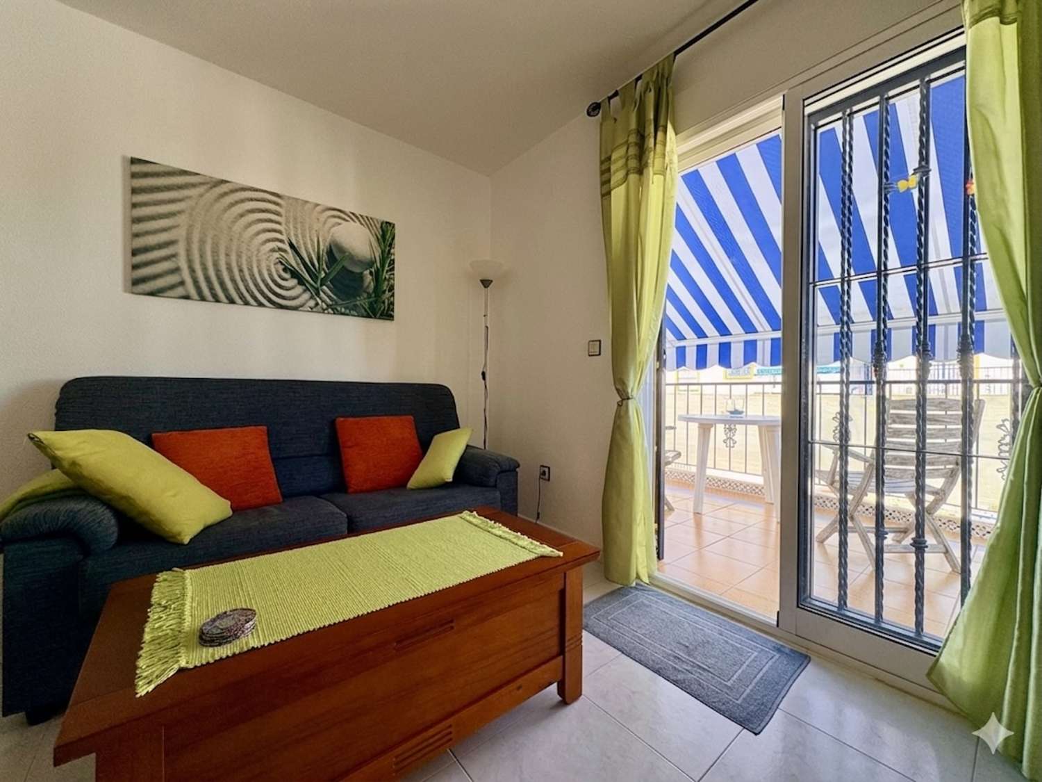 ÁTICO DE 3 DORMITORIOS CON GRAN SOLÁRIUM PRIVADO, PISCINA Y TENIS EN LA FLORIDA, ORIHUELA COSTA