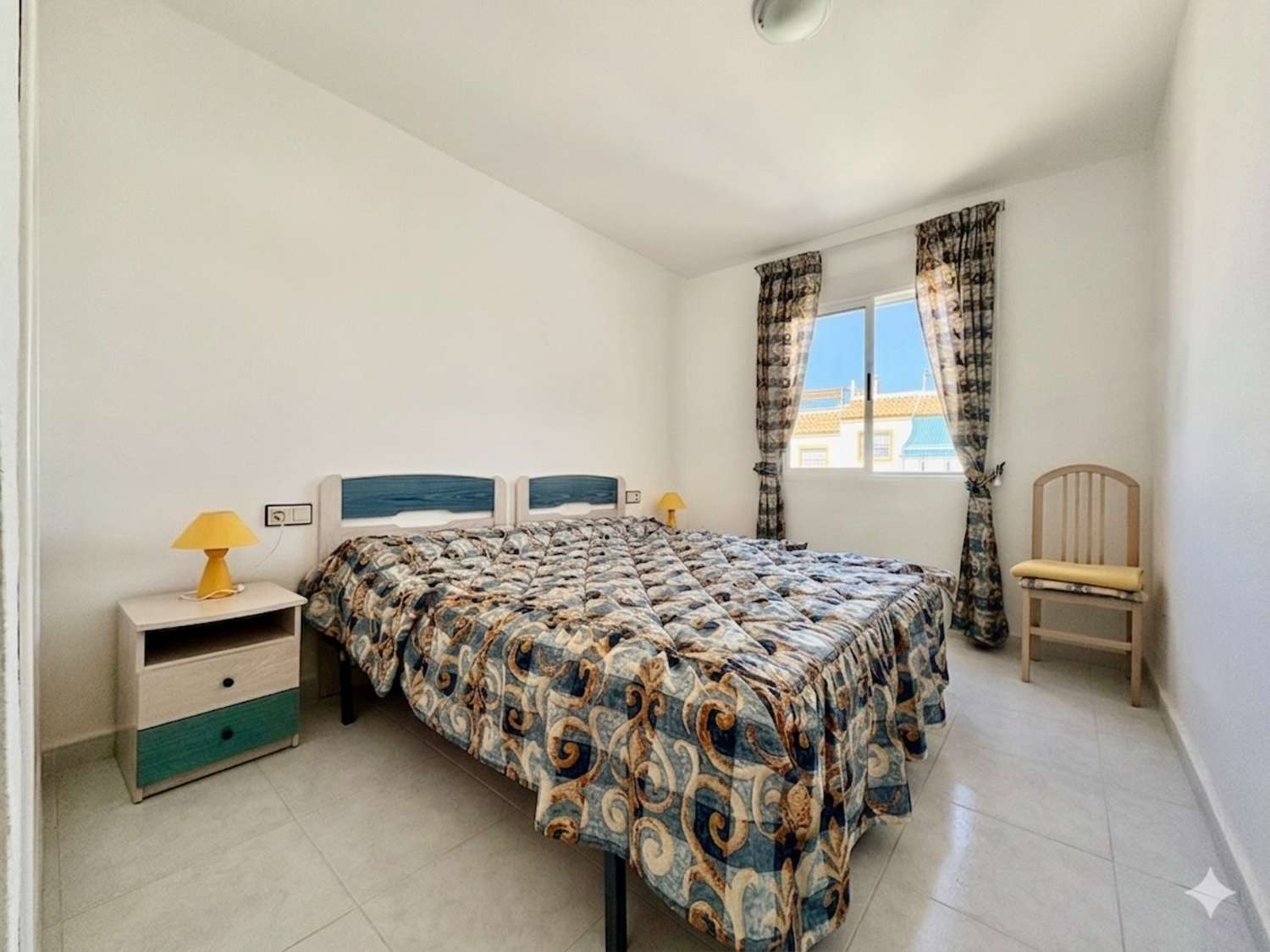 ÁTICO DE 3 DORMITORIOS CON GRAN SOLÁRIUM PRIVADO, PISCINA Y TENIS EN LA FLORIDA, ORIHUELA COSTA